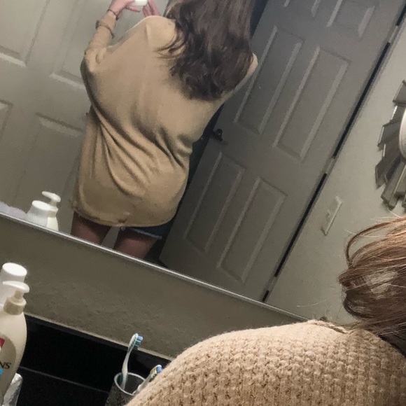 Yellow Oversized Sweater - Picture 4 of 5